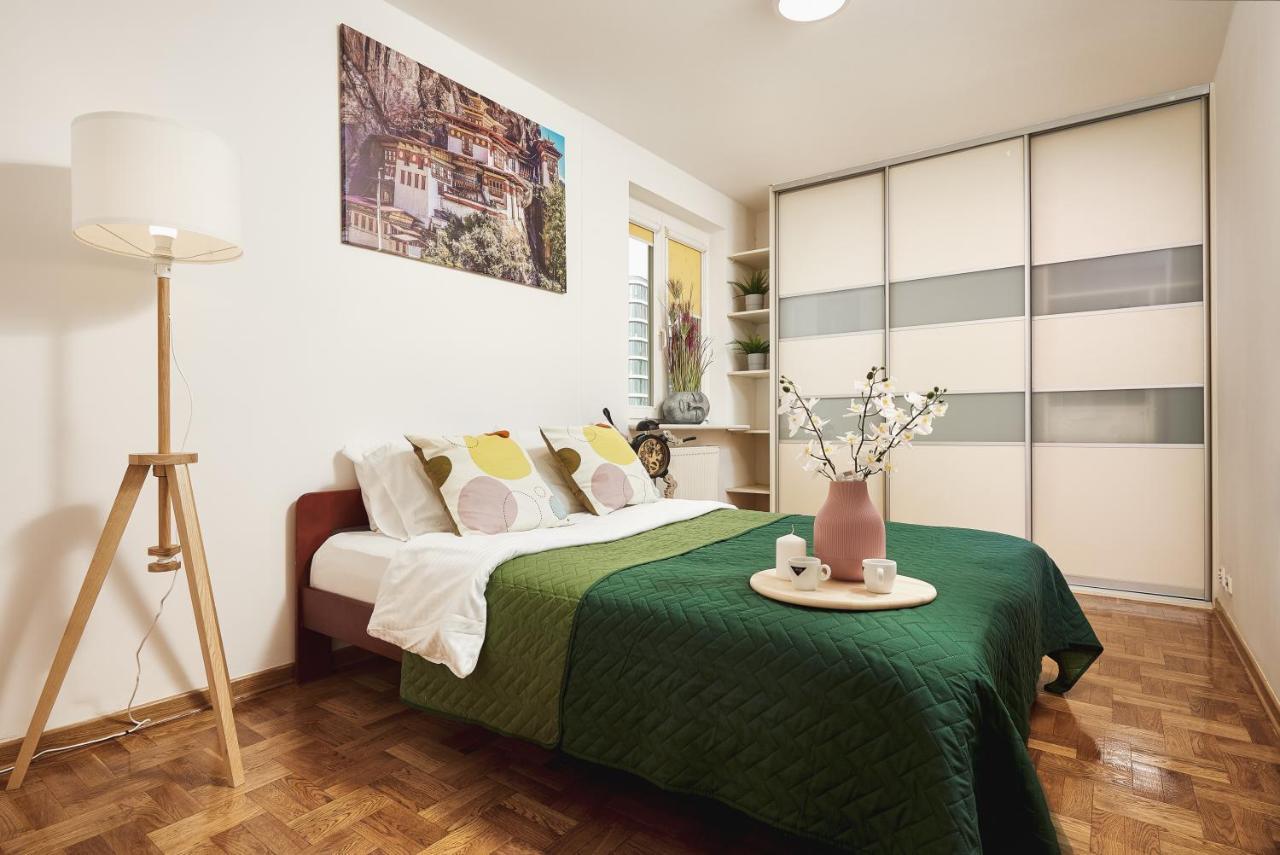 Lumina Spacious Apartment Near The Railway Station Warsawa Bagian luar foto