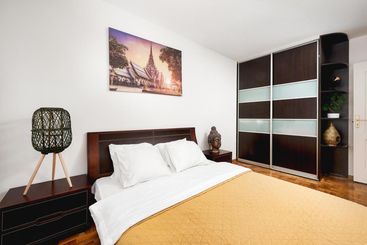Lumina Spacious Apartment Near The Railway Station Warsawa Bagian luar foto